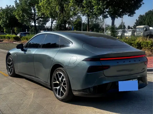 Xpeng P7 — Фото автомобиля 4