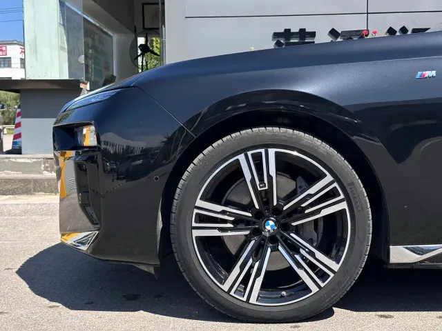 BMW 7 Series — Фото автомобиля 4