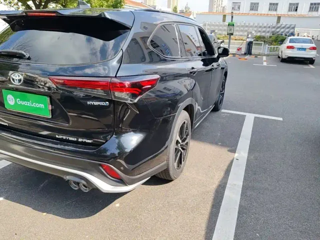 Toyota Crown Kluger — Фото автомобиля 7