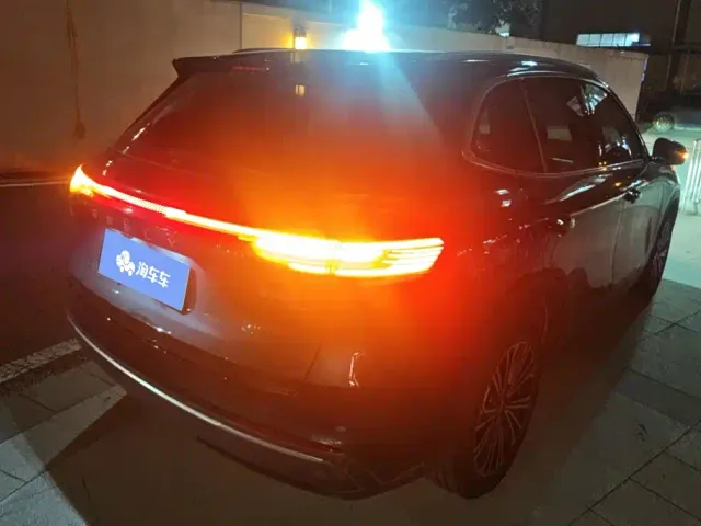 Geely Galaxy Starship 7 EM-i — Фото автомобиля 3