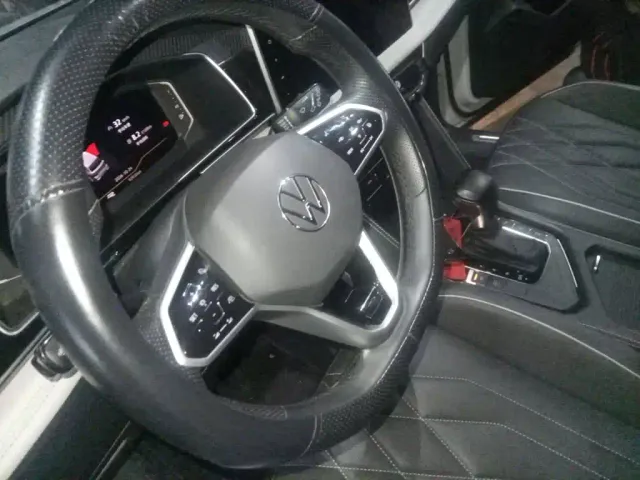 Volkswagen Tiguan L — Фото автомобиля 2