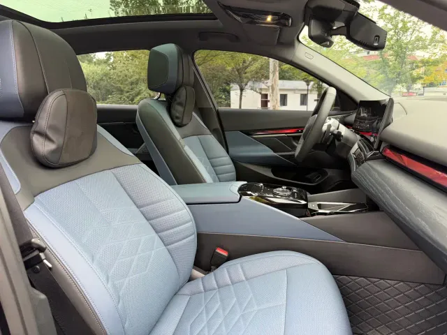 BMW 5 Series — Фото автомобиля 10