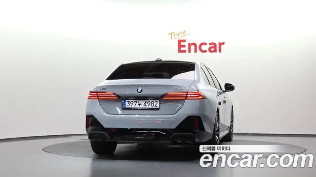 BMW 5-Series 5 серия (G60) 530i xDrive M Sport — Фото автомобиля 4