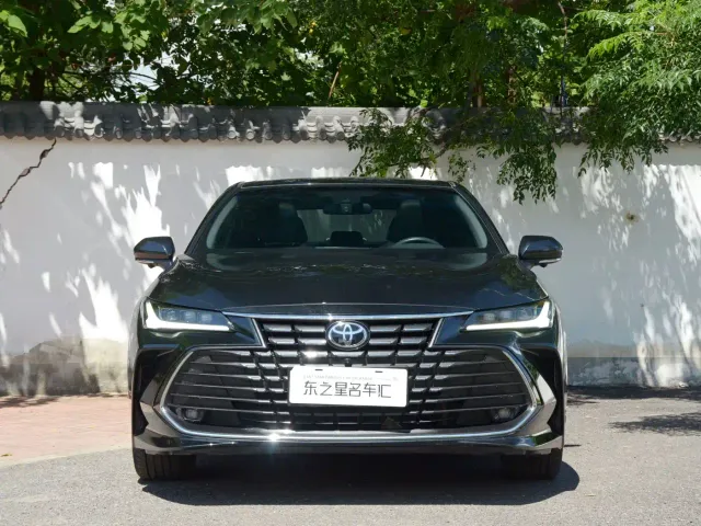 Toyota Avalon — Фото автомобиля 2