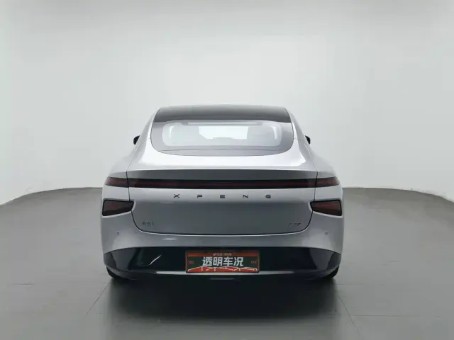 Xpeng P7 — Фото автомобиля 4