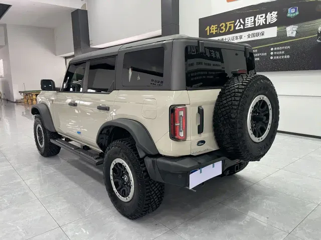 Ford Bronco — Фото автомобиля 6