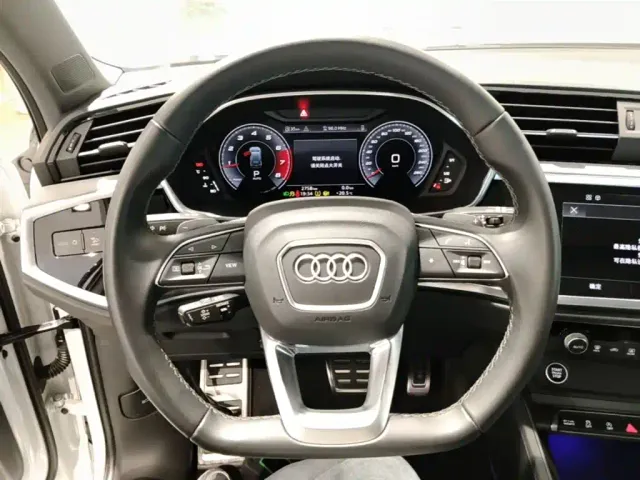 Audi Q3 — Фото автомобиля 10
