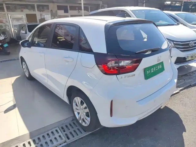 Honda Fit — Фото автомобиля 4