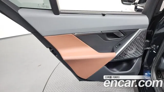 BMW i5 G60 — Фото автомобиля 14