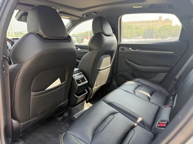 Geely Xingrui — Фото автомобиля 12