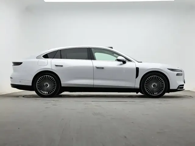 Voyah Auto VOYAH Zhuiguang L 2025 Model Chase Light L — Фото автомобиля 6