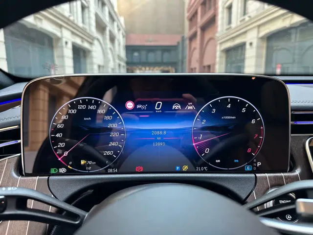 Mercedes-Benz E-Class — Фото автомобиля 18