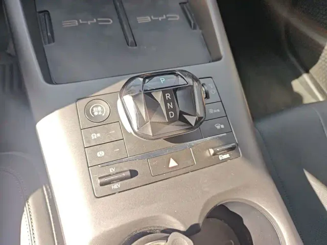 BYD Qin PLUS — Фото автомобиля 15