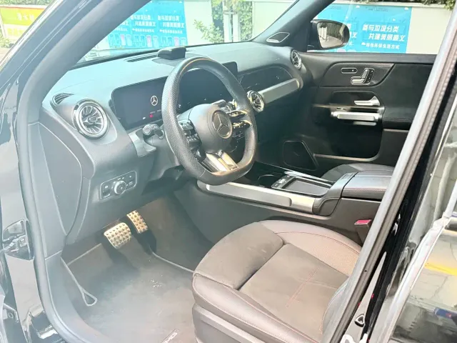 Mercedes-Benz GLB AMG — Фото автомобиля 10
