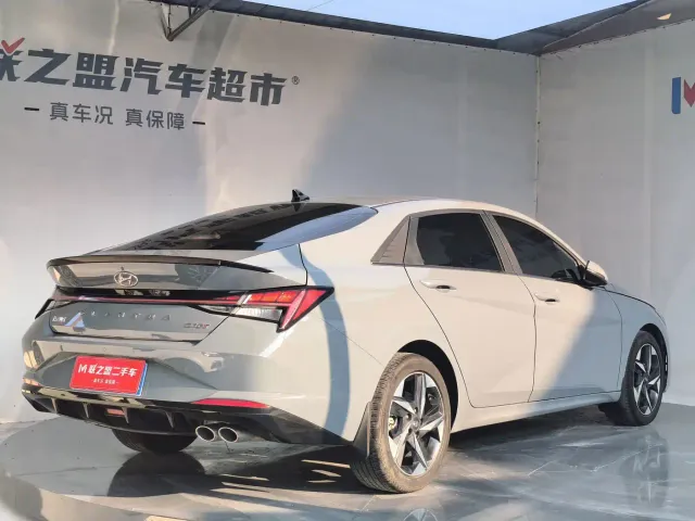 Hyundai Elantra — Фото автомобиля 4