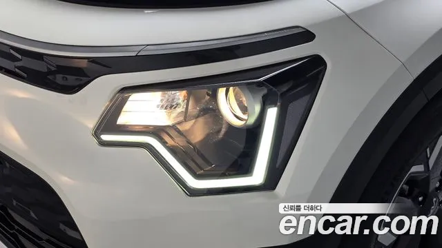 Kia Niro — Фото автомобиля 7