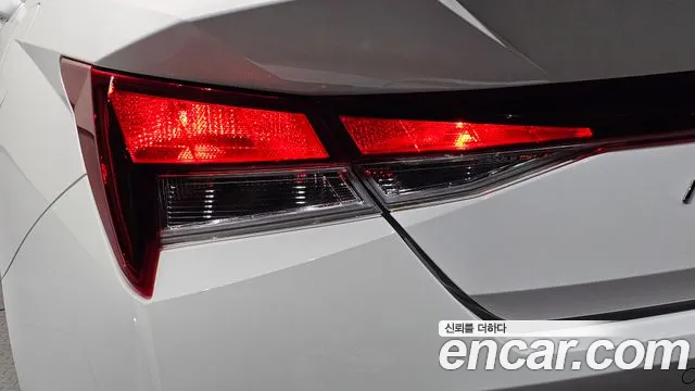 Hyundai AVANTE Avante (CN7) — Фото автомобиля 22