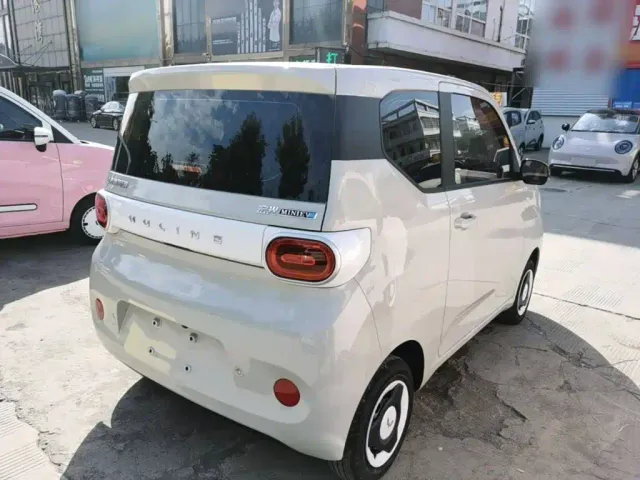 Wuling Hongguang Mini EV — Фото автомобиля 6