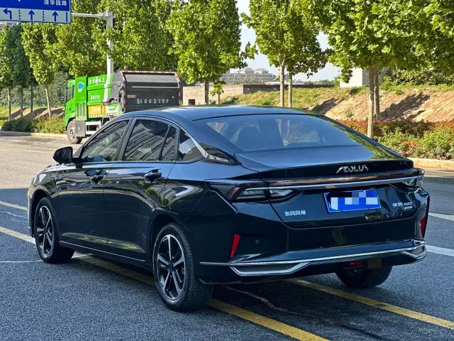Dongfeng Yixuan MAX — Фото автомобиля 7