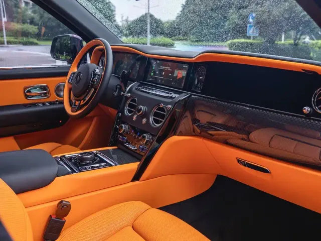 Rolls-Royce Cullinan — Фото автомобиля 21