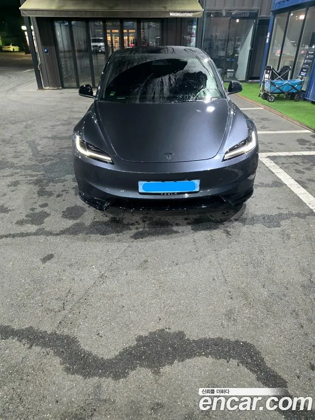 Tesla Model 3 — Фото автомобиля 2
