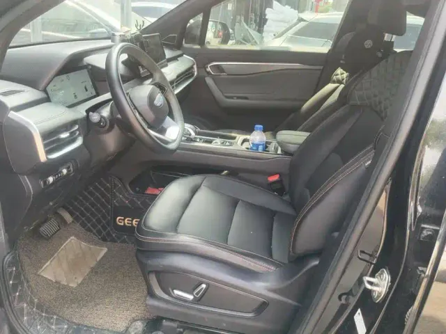 Geely Haoyue L — Фото автомобиля 9