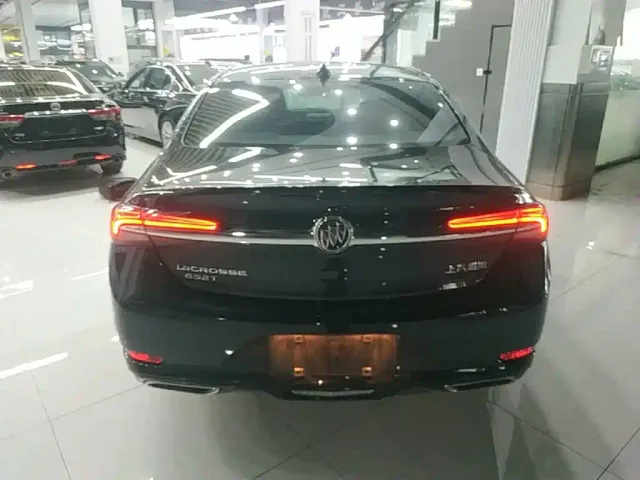 Buick LaCrosse — Фото автомобиля 5
