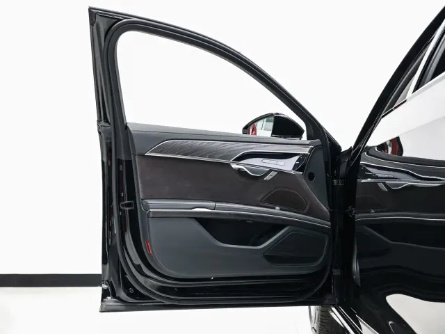 Audi A8 — Фото автомобиля 14