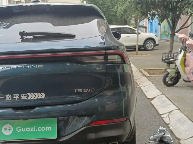 Forthing T5 Evo — Фото автомобиля 7