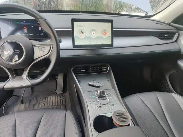 BYD Seal 05 DM-i — Фото автомобиля 12