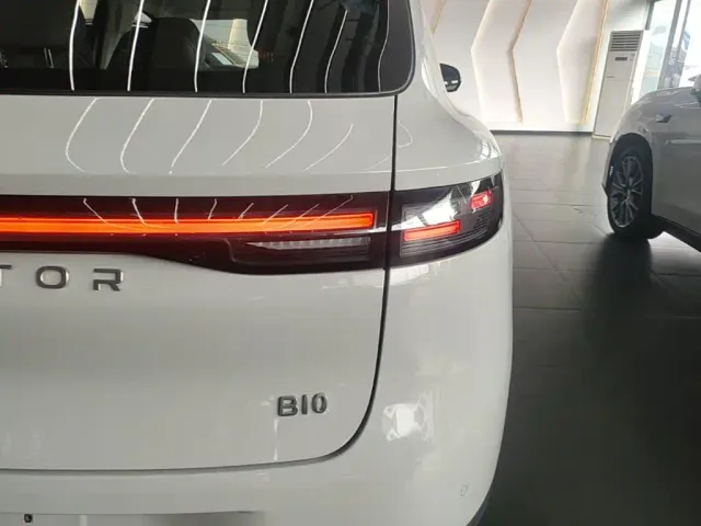 Leapmotor B10 — Фото автомобиля 7