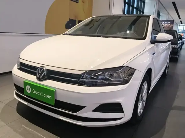 Фотография автомобиля — Volkswagen Polo