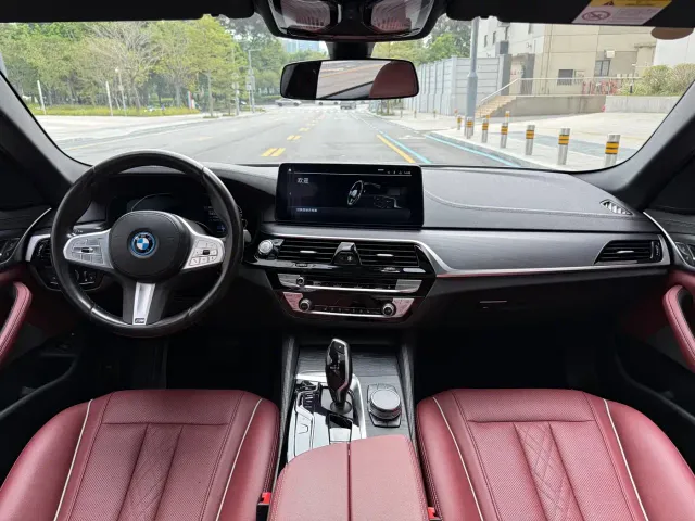 BMW 5 Series — Фото автомобиля 7