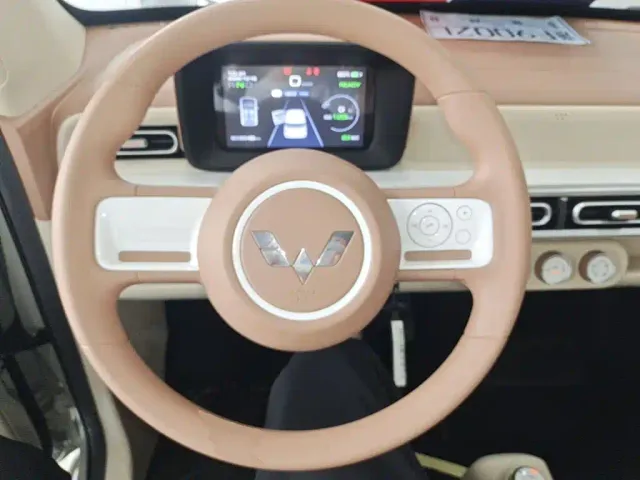 Wuling Hongguang Mini EV — Фото автомобиля 10