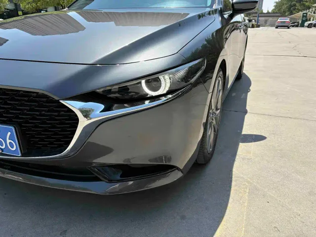 Mazda Axela — Фото автомобиля 5