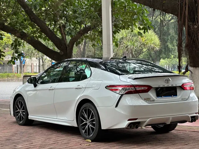 Toyota Camry — Фото автомобиля 4