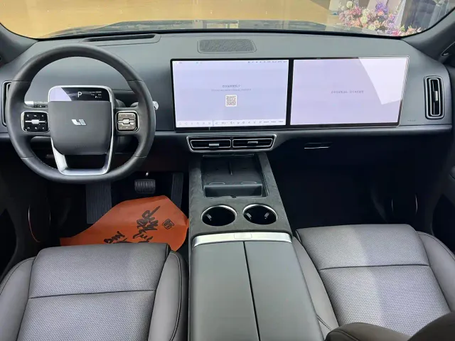 Li Auto L9 — Фото автомобиля 7