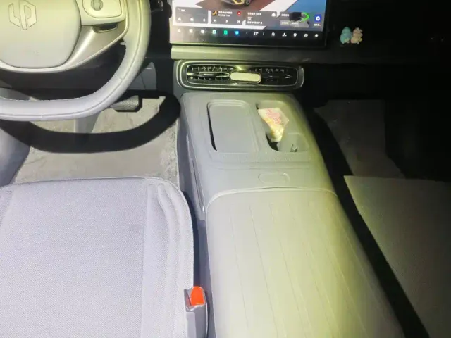 Leapmotor Lafa 5 — Фото автомобиля 16