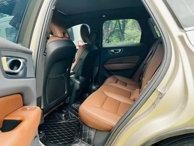 Volvo XC60 — Фото автомобиля 12