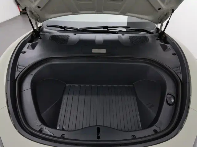 Xiaomi SU7 — Фото автомобиля 6