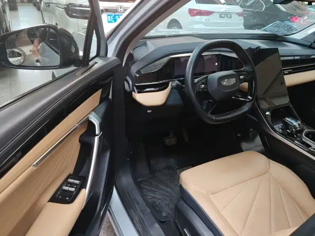Geely Boyue L — Фото автомобиля 15