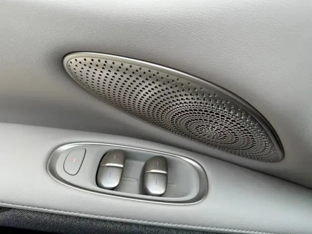 IM Motors LS6 — Фото автомобиля 20