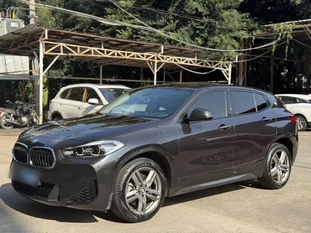 Фотография автомобиля — BMW X2