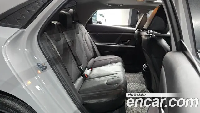 Hyundai AVANTE Новый Avante (CN7) — Фото автомобиля 11