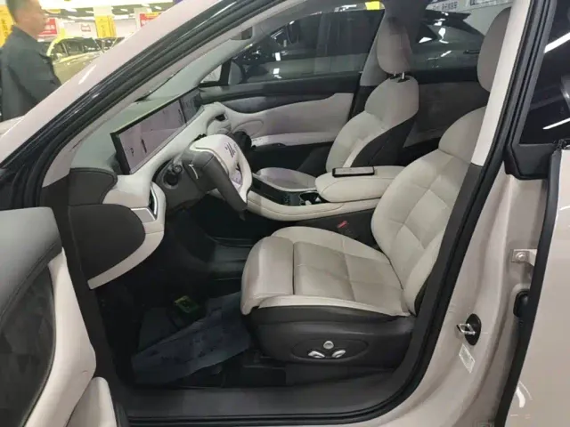 IM Motors LS6 — Фото автомобиля 13