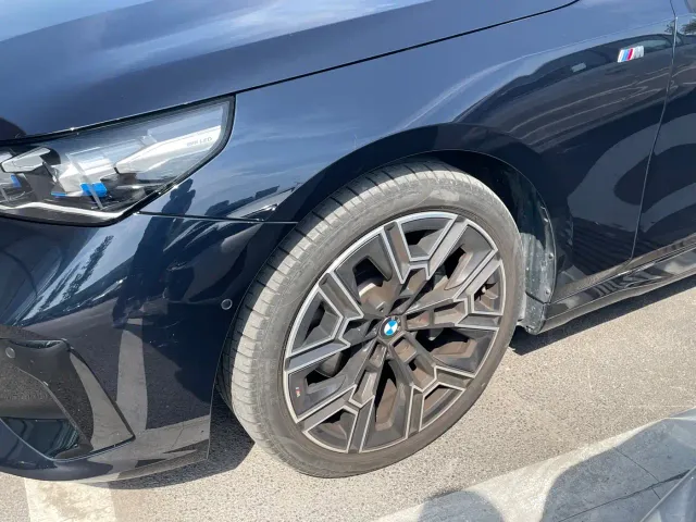 BMW 5 Series — Фото автомобиля 9