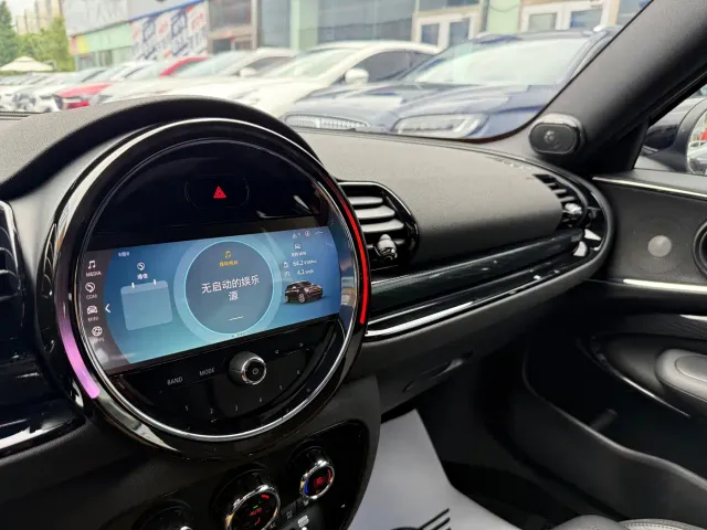 MINI Clubman — Фото автомобиля 17