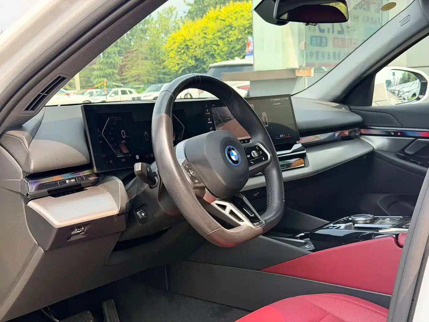 BMW BMW i5 2024 eDrive 35L M Sport Package — Фото автомобиля 3