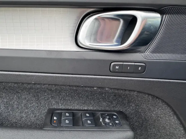 Volvo Volvo XC40 2023 Model B3 Smart Drive Fashion Edition — Фото автомобиля 12