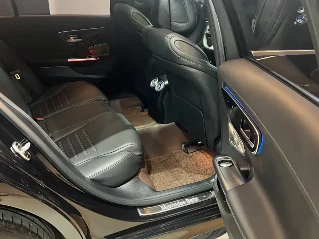 Mercedes-Benz C-Class — Фото автомобиля 10